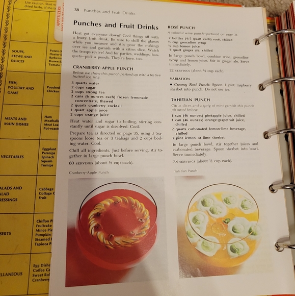 VINTAGE Betty Crocker Cookbook Binder (1974) - Picture 15 of 16